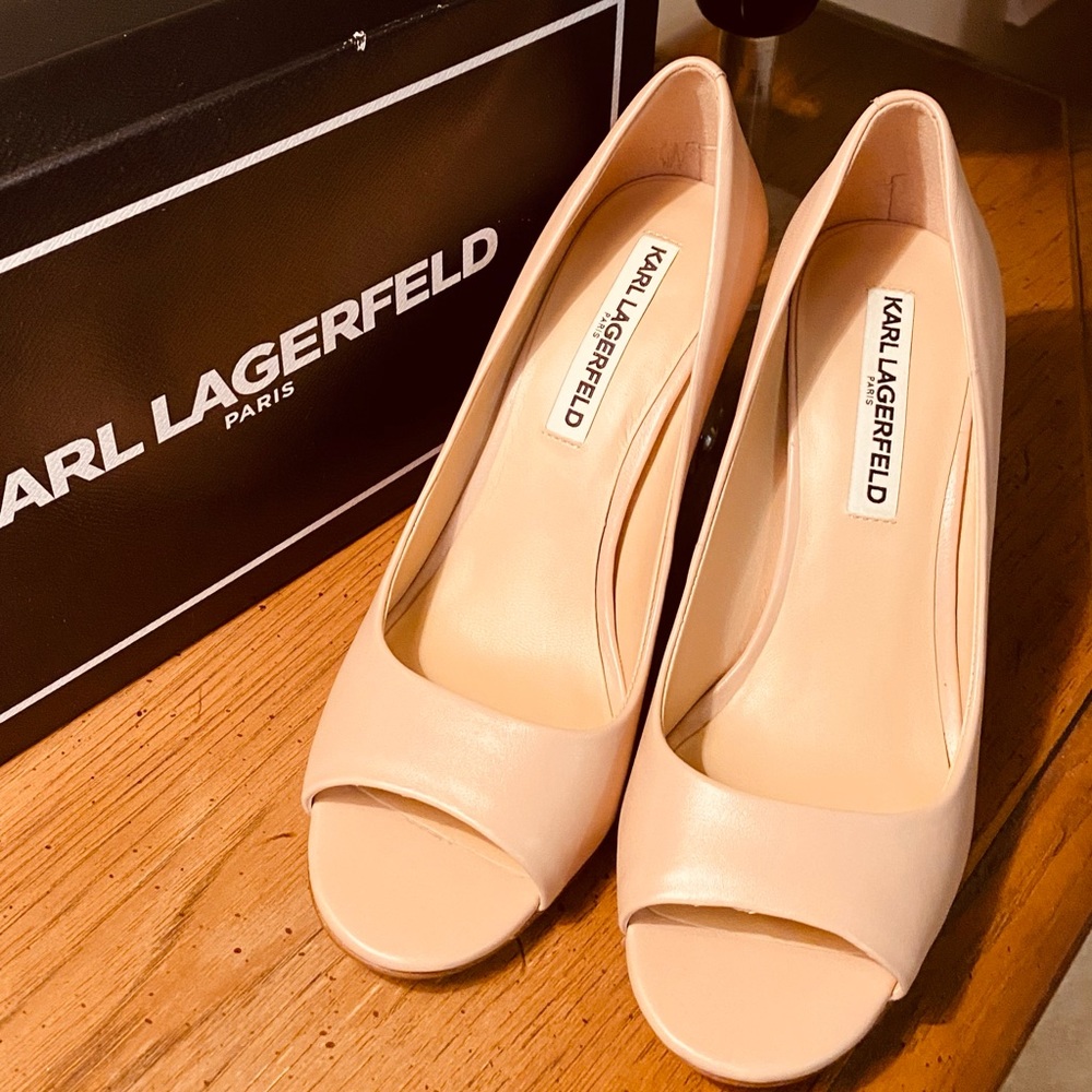 Karl Lagerfeld Evie pearl pumps